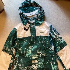 Oakley snow jacket size medium